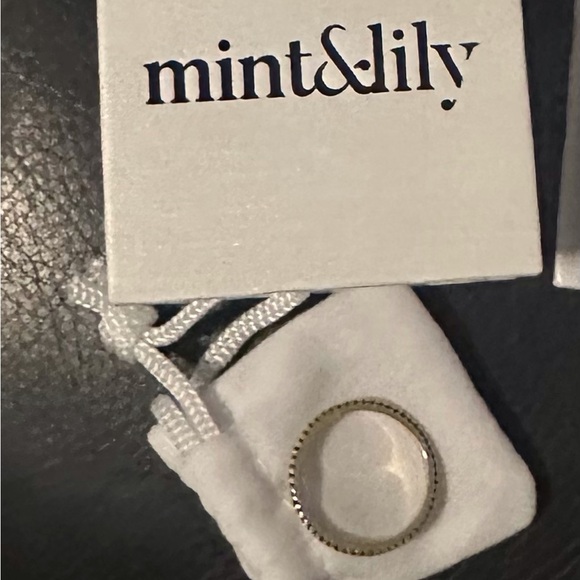 Mint & Lily black diamond eternity ring - Picture 5 of 5